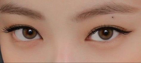 Jennie Eyes Drawing, Jennie Eyes Close Up, Jennie Kim Eyes, Blackpink Eye Makeup, Jennie Cat Eyes, Jennie Eyes, Hazel Green Eyes, Eye Close Up, Fox Eyes