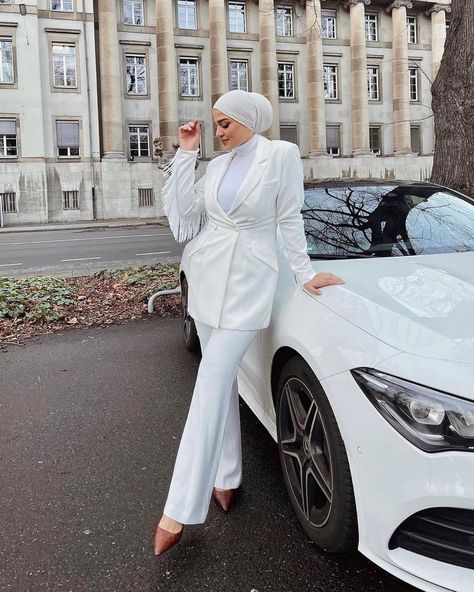 #hijab #hijabstyle #modestfashion #modesty #hijabmuslim #hijabi #hijabfashion #hijabibloggers #muslima #sÌ§al #scarf #winter #muslim #muslimfashion #hijabfashionideas #hijabfab #ØØ¬Ø§Ø¨ #thepatenthijabi Graduation Suits For Women, Suits For Women Prom, Stile Hijab, Lover Dress, Hijab Fashionista, Mode Turban, Hijab Trends, Stylish Fall Outfits, Head Scarf Styles