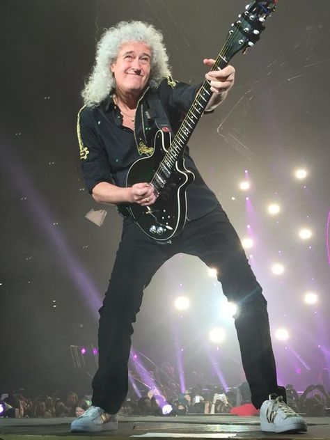 FBG  Zurich 2-19-15 BY Roy Adam Lambert 2015, Queen With Adam Lambert, Brain May, Queen Brian May, Music Jam, Borhap Cast, Best Guitarist, Musica Rock, British Rock