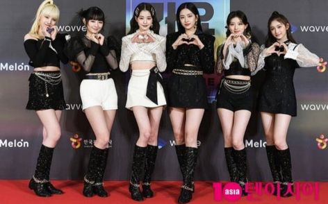 Ive Red Carpet, Itzy Red Carpet, 2021 Red Carpet, Daejeon, Starship Entertainment, Stage Outfits, South Korean Girls, Fashion Inspo Outfits, Red Carpet