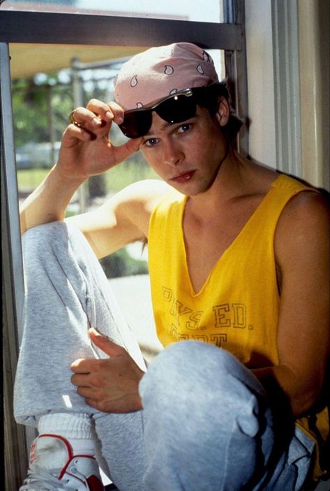 Brad Pitt Pictures, Brad Pitt, Tank Top, Yellow