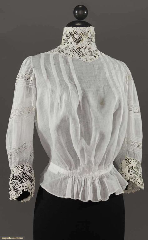 Blouse, linen, probably American, 1905-1915 Edwardian Shirt, Edwardian Blouse, Tea Gown, 1900s Fashion, Edwardian Dress, Gibson Girl, Victorian Clothing, Clothing And Textile, Irish Lace