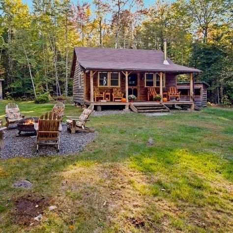 Cozy Off Grid Cabin, Off Grid Log Cabin, Alaska Homestead Aesthetic, Off The Grid Aesthetic, Off Grid Aesthetic, Off Grid Living Aesthetic, Off Grid Cabin Interior, Off Grid Cottage, Small Cabin Homes