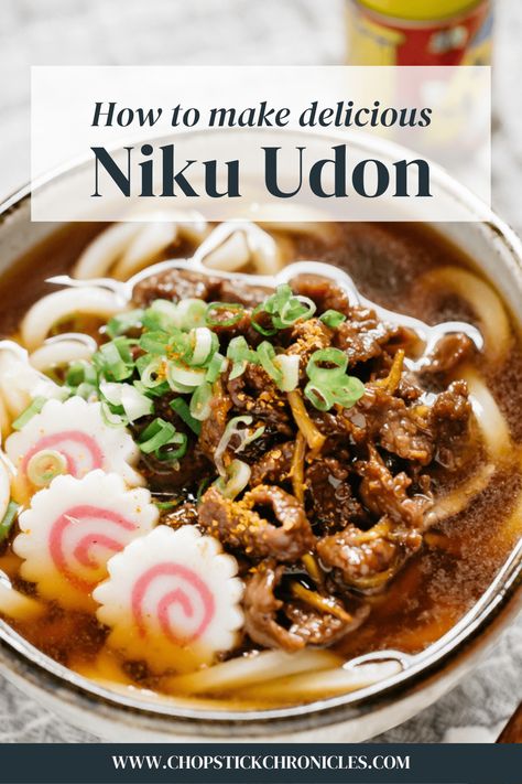 Niku udon is a comforting and delicious bowl of udon noodles topped with savoury-sweet thinly sliced beef and other toppings. #nikuudon #beefudon #beefudonnoodlesoup #japanesenoodles #Japaneseudonnoodlerecipe #udonnoodlerecipe #nikuudonrecipes Niku Udon Recipe, Beef Udon Soup, Beef Udon Noodles, Udon Noodles Soup, Udon Soup Recipe, Cold Ramen, Beef Udon, Japanese Noodle Dish, Udon Noodles Recipe