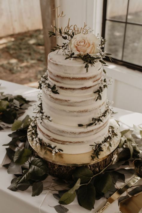 Woodland Wedding Cake, Bougainvillea Wedding, Arches Wedding, Semi Naked Wedding Cake, Wedding Arches Outdoors, Nails Unique, Green Wedding Cake, Boho Wedding Cake, Wedding Archway