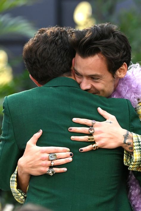 Grammys Performance, Grammy Red Carpet, Harry Styles Hands, Harry Styles Nails, Celebrity Nails, The Grammys, Harry Styles Pictures, Harry Styles Photos, Mr Style