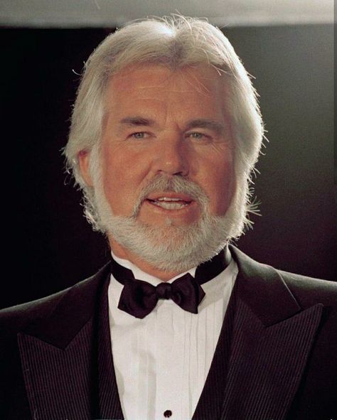 Kenny Rogers Hugh O'brian, Kenny Rogers, Country Music Videos, People Of Interest, Country Music Singers, American Singers, Singer Songwriter, Country Music, Mens Hairstyles