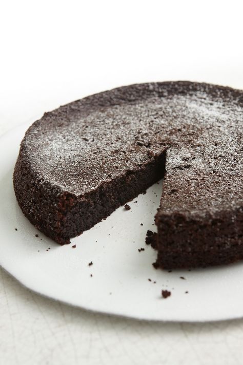 Chocolate Olive Oil Cake Chocolate Olive Oil Cake, Olive Oil Cake Recipe, Chocolate Crumbs, Overnight Oat, Torte Cupcake, Oil Cake, Olive Oil Cake, Nigella Lawson, White Plate