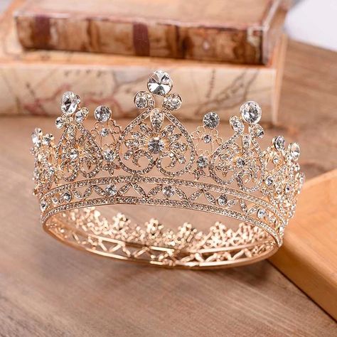 Crown Aesthetic, Friday Christmas, Pageant Crowns, Beautiful Tiaras, Gold Tiara, Princess Jewelry, Bridal Hair Jewelry, Crystal Tiaras, Wedding Dress Accessories