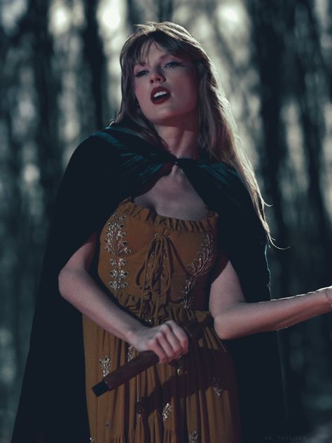 Taylor Swift Performing, Love And Rockets, Estilo Taylor Swift, Taylor Swift Funny, Concert Looks, Taylor Swift Wallpaper, Long Live Taylor Swift, Taylor Swift Songs, Live Taylor