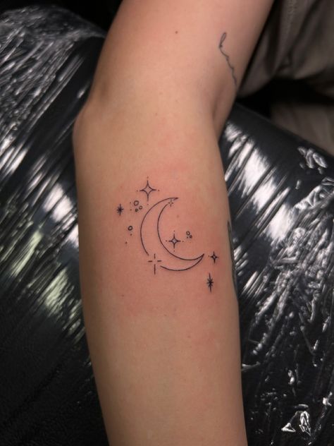 Moon And Stars Tattoo Forearm, Small Moon Tattoos For Women Simple, Stars And The Moon Tattoo, Crescent Moon Tattoo Placement, 90s Sun And Moon Tattoo, Moon Tattoo With Stars, Celestial Tattoos For Women, Simple Full Moon Tattoo, Moon Leg Tattoo