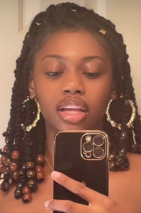 Senegalese Twists With Beads, Twists Black Women, Locs Beads, Cute Box Braids Hairstyles, Protective Hairstyles Braids, Hair Twist Styles, Pretty Braided Hairstyles, Natural Hair Braids, African Braids Hairstyles