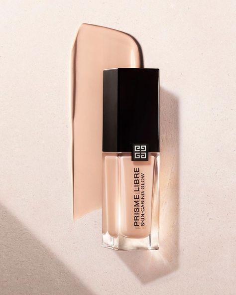 Givenchy Beauty, Glow Foundation, Neutral Undertones, Bare Skin, Beauty Sponge, Skin Radiance, Improve Skin Texture, Liquid Foundation, Natural Glow