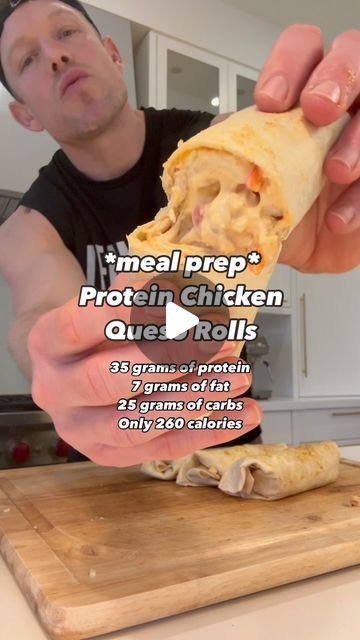 Chicken Queso Rolls, Chicken And Cottage Cheese, High Protein Meals With Chicken, High Protein Meals With Cottage Cheese, Cottage Cheese Chicken Recipes, Chicken And Cottage Cheese Recipes, Chicken Cottage Cheese Recipes, Protein Queso, Chicken Cottage Cheese