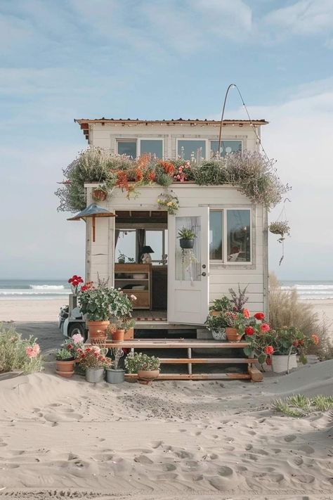 Most Beautiful Homes, Amazing Houses, Sunken Living Room, House By The Sea, Beach Bungalows, Tiny House Cabin, Beach Living, Tiny House Living, Tiny House Design