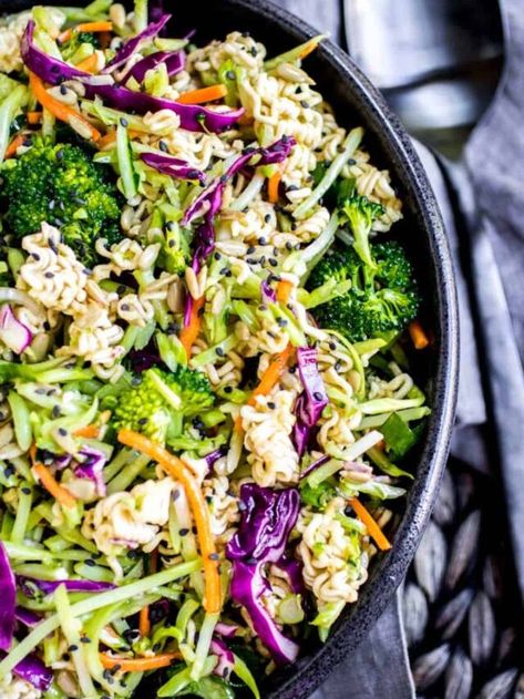 Crunchy Ramen Noodle Salad, Asian Ramen Noodle Salad, Cabbage Broccoli, Ramen Seasoning, Cold Side Dishes, Ramen Salad, Ramen Noodle Salad, Recipe For Summer, Noodle Salad Recipes