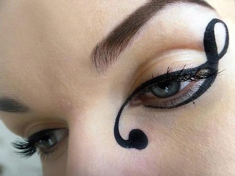 Creative Eyeliner   Super elegant eyeliner by Tereska H. on Beautylish. I totally want to try out this look. Creative Eyeliner, Eyeliner Designs, Band Nerd, Band Geek, Music Note, Eye Make, Cute Makeup, All Things Beauty, Makeup Art