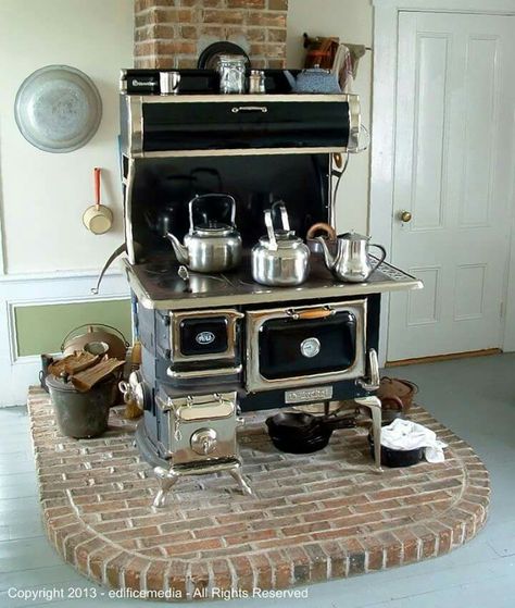 A vintage Heartland Oval woodburning cookstove. New models available at www.heartlandapp.com. Franklin Stove, Antique Kitchen Stoves, Antique Wood Stove, Wood Cook Stoves, Wood Burning Cook Stove, Parlour Stove, Vintage Stove, Nostalgic Beauty, Old Stove