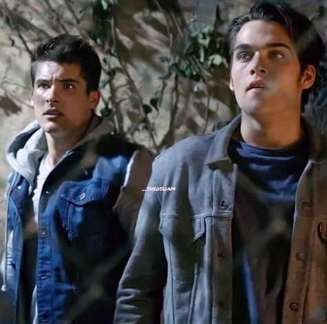 Theo And Liam, Theo X Liam, Teen Wolf Actors, Theo Raeken, Teen Wolf Ships, Teen Wolf Memes, Dylan Sprayberry, Teen Wolf Funny, Wolf Stuff