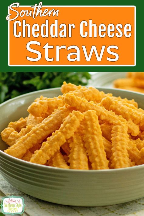 Cheddar Cheese Straws Parmesan Snack Recipes, Cheese Straw Recipes, Crackers Seasoned, Salty Crackers, Cheese Straw, Masters Party, Cheese Straws Recipe, Cheese Cracker Recipe, Homemade Cheese Crackers