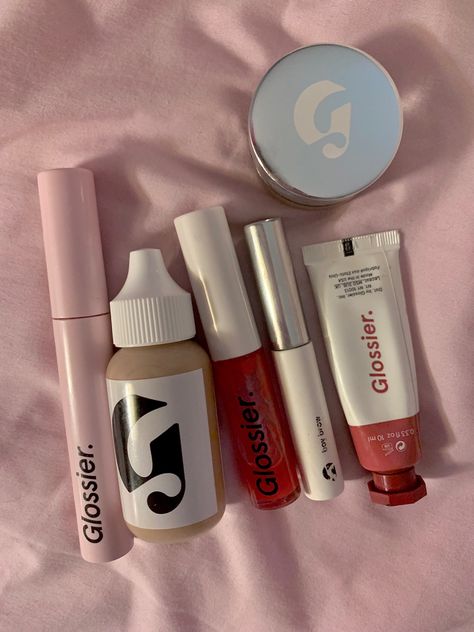 Best Glossier Products, Get Rid Of Hyperpigmentation, Glossier Products, Glossier You, Glossy Makeup, Pretty Skin Care, Soft Makeup, Luxury Makeup, Pretty Makeup