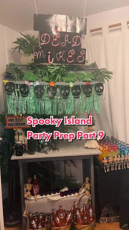 Spooky Island Party Ideas, Spooky Pool Party, Haunted Tiki Party, Halloween Tiki Party, Scooby Doo Spooky Island Party, Spooky Island Scooby Doo Party, Spooky Island Party, Summer Ween Ideas, Spooky Island Scooby Doo