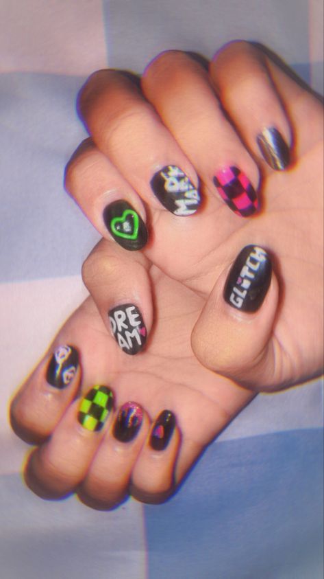 Glitch Nail Art, Nct Dream Nails Designs, Nail Art Nct Dream, Nail Art Nct, Nct Dream Nails, Nct Inspired Nails, Glitch Nails, Nct Nails Designs, Nct Nails