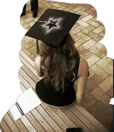 Bedazzled Graduation Cap, College Grad Cap Ideas, Grad Cap Decorated, Graduation Cap Decoration Diy, Graduation Look, High School Graduation Cap, Grad Hat, College Graduation Cap Decoration, Grad Cap Designs