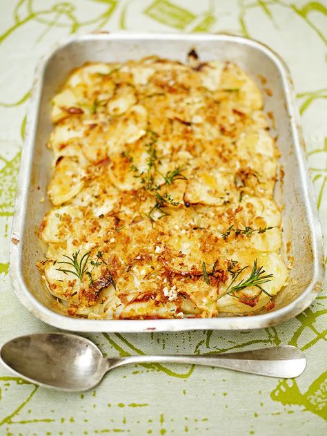 Celeriac Recipes, Cheesy Leeks, Potato Gratin Recipe, Panini Recipes Chicken, Jamie Oliver Recipes, Veg Dishes, Potato Gratin, Baked Chicken Breast, Appetizer Salads