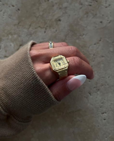 gold jewelry, antique, watch, seiko watch, vintage watch, gold watch Body Jewelry Diy, Vintage Gold Ring, Hand Jewelry Rings, Dope Jewelry Accessories, Vintage Gold Rings, Vintage Watches Women, Ring Trends, Detailed Jewelry, Jewelry Accessories Ideas