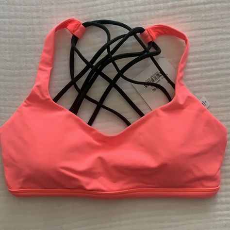 Nwt Lululemon Sports Bra. Nike Winter Jackets, Lulu Sports Bra, Grey Striped Shirt, Trendy Water Bottles, Butterfly Photography, Beautiful Butterfly Photography, Criss Cross Tank Top, Lululemon Long Sleeve, Purple Bras