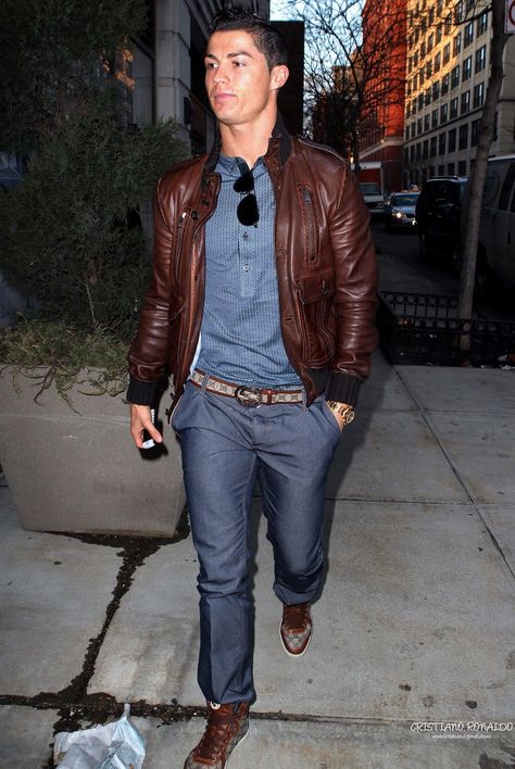 Christiano Ronaldo wearing matching Gucci belt and shoes. Cristiano Ronaldo Style, Celebrities Leather Jacket, Ronaldo Cristiano, Leather Jacket Style, Men's Leather Jacket, Celebrity Trends, Iconic Style, Genuine Leather Jackets, Brown Leather Jacket