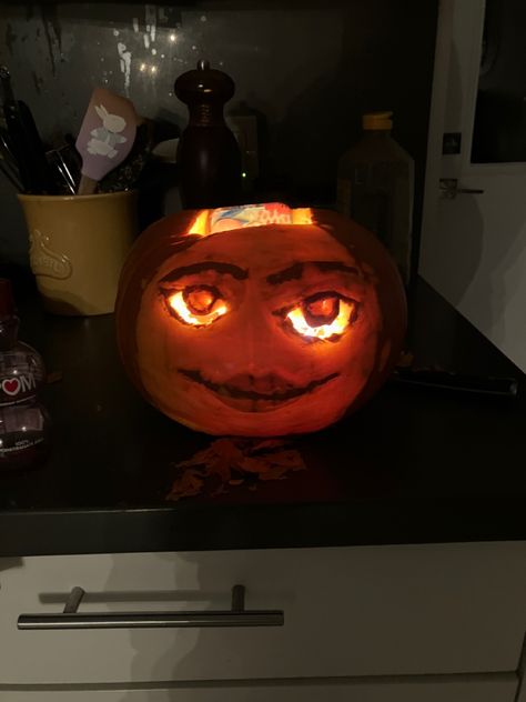 Roblox Woman Face Pumpkin, Pumpkin Carving Ideas Roblox Woman Face, Carved Pumpkins Ideas Funny, Woman Face Pumpkin, Tall Pumpkin Carving Ideas Easy, Roblox Face Pumpkin, Roblox Pumpkin Carving, Fnaf Pumpkin, Roblox Pumpkin