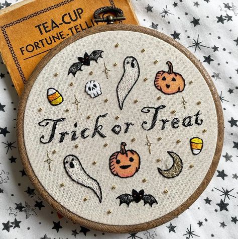 Tiny Halloween Embroidery, Fall Halloween Embroidery, Spooky Embroidery Halloween, Cute Fall Embroidery, Easy Halloween Embroidery, Embroidery Halloween Designs, Halloweentown Embroidery, Halloween Embroidery Ideas, Spooky Embroidery Patterns