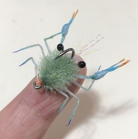 Size 6 Single Material Crab for saltwater fly fishing Diy Fishing Flies, Saltwater Fly Fishing, Fly Fishing Flies, Fishing Flies, Bass Flies, Making Flies For Fly Fishing, Fly Fishing Hooks, Fishing Hook Knots, Saltwater Fishing Lures