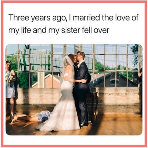 When the heat is too high #weddingmemes #ceremony #mohfall Funniest Tweets, Wedding Pic, Teenager Posts Funny, Wholesome Memes, Funny Tweets, Funny Me, Tumblr Funny, My Sister, Funny Posts