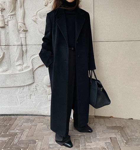 Oversized Coat Outfit, Women Coat Outfit, Winter Coat Outfit, Capsule Wardrobe Winter, Wool Coat Outfit, Black Coat Outfit, Smart Casual Work Outfit, Winter Coat Outfits, Black Minimal