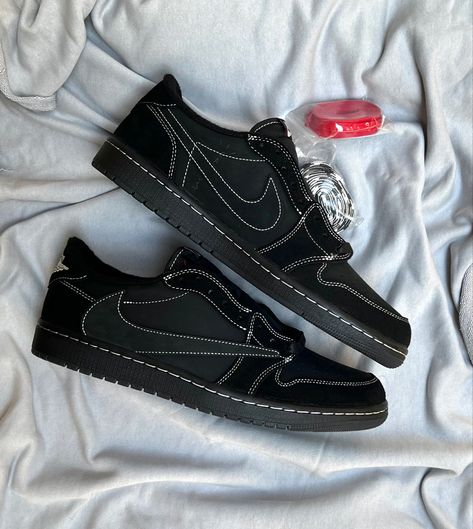 Travis Scott Low Jordan 1, Black Phantom Travis Scott, Travis Scott Black Phantom, Shoe Art Designs, Travis Scott Shoes, Travis Scott Low, Nike Travis Scott, Official Shoes, Nike X Travis Scott