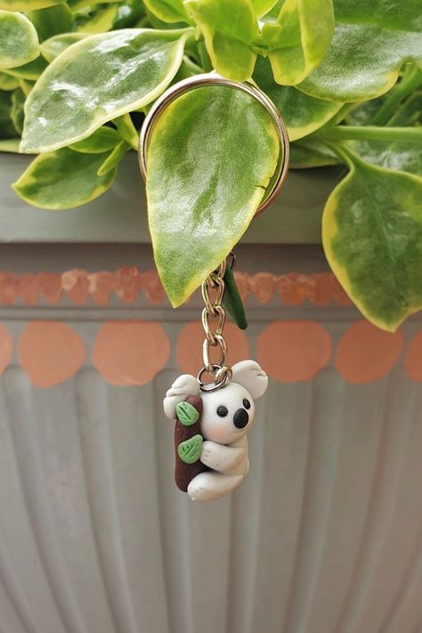 Tim Burton Art, Polymer Clay Kawaii, Clay Charms, Sculpture Clay, Clay Creations, Diy Handmade, Clay Art, Clay Crafts, Koala