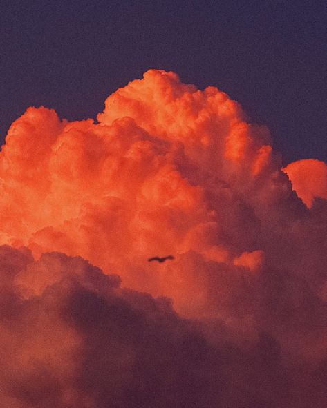 Orange Cloud Aesthetic, Cloud Aesthetic, Orange Clouds, Widget Aesthetic, Aesthetic Clouds, Sunset Aesthetic, Orange Aesthetic, Aesthetic Wall, Windy City