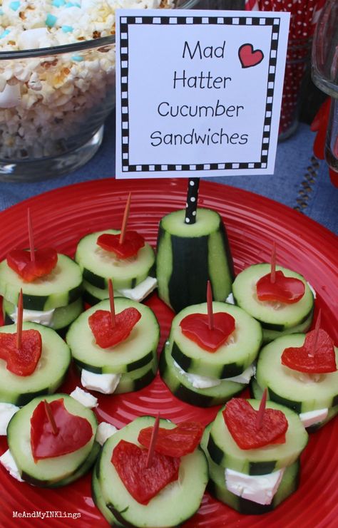 Mad Hatter Cucumber Sandwiches Alice In Wonderland Tea Party Food, Alice In Wonderland Games, Alice In Wonderland Food, Alice In Wonderland Decorations, Alice In Wonderland Tea Party Birthday, Onederland Birthday Party, Alice Tea Party, Party Sandwiches, Mad Hatter Party