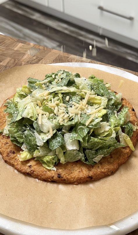 Protein-Packed Perfection: Chicken Pizza Crust Caesar Salad Recipe - Kelsey's Food Reviews Chicken Pizza Crust, Caesar Salad Pizza, Chicken Crust, Salad Pizza, Chicken Crust Pizza, Chicken Pizza Recipes, Caesar Salad Recipe, Chicken Caesar Salad, Chicken Pizza