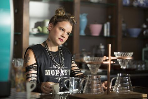 A Casual Reminder That Kevin Bacon's Daughter Is in 13 Reasons Why Skye Miller, Sosie Bacon, Elle Girl, Tattooed Girl, Thirteen Reasons Why, Netflix Dramas, 13 Reasons Why, Kevin Bacon, Popsugar Beauty