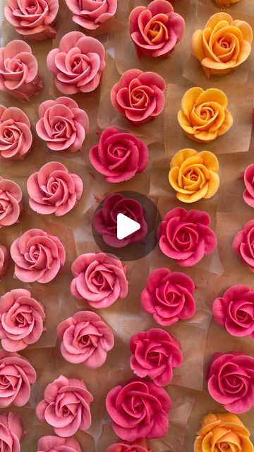 Alice Ward on Instagram: "Mini Roses for Days 😄🌸💕 As part of the lead up to Mother’s Day I always find it useful to pipe some mini roses ahead of time. Once they are piped I will place in the fridge in an air tight container and take them out when needed 💗  My ‘Perfect for Piping’ is ideal for these delicate flowers - link in bio 🌷 . #cake #cupcakes #buttercreamflowers #piping #pipingvideo #buttercreamrecipe #edibleflowers #mothersdayprep #mothersday #petalsbakehouse" How To Make Flowers Out Of Buttercream, Mini Flower Cupcakes, How To Pipe Flowers On Cake, How To Pipe Frosting, Petals Bakehouse, Different Piping Tips, Icing Piping Techniques, Rose Cake Design, Flower Cake Pops