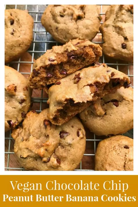 Vegan Chocolate Chip Cookies with Peanut Butter & Banana. Homemade Chocolate Chip Cookies Recipe, Peanut Butter Banana Cookies, Banana Cookie Recipe, Amazing Cookie Recipes, Banana Chocolate Chip Cookies, Vegan Peanut Butter Cookies, Peanut Butter And Banana, Easy Vegan Dessert, Vegan Chocolate Chip Cookies