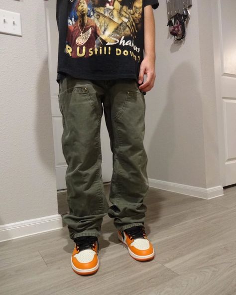 Orange Jordans, Orange Shoes Outfit, Jordan 1 Outfit, Shattered Backboard, Nike Jordan 1, Streetwear Inspiration, Streetwear For Men, Mens Casual Outfits Summer, Black Men Street Fashion