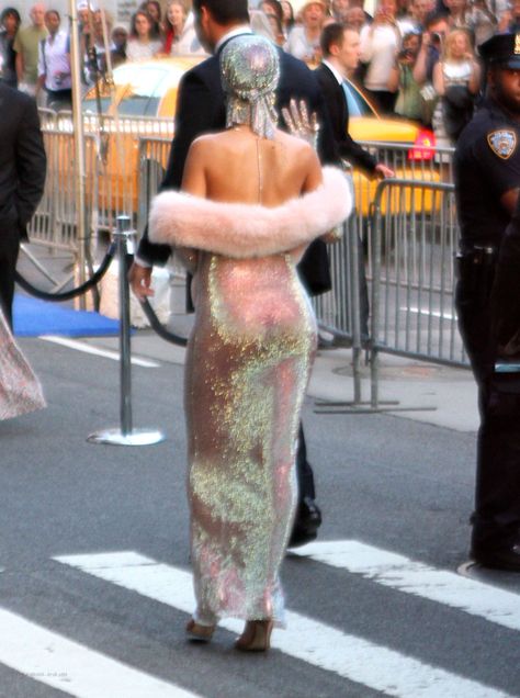 Rihanna CFDA Awards 2014 x Swarovski diamonds dress Rihanna Cfda, Diamonds Dress, Cfda Awards, Diamond Dress, Sparkle Dress, Rihanna, Sparkle, Diamonds, Celebrities