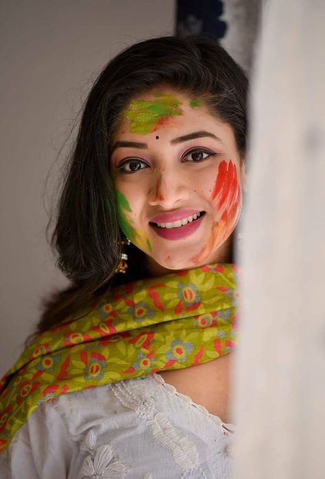 Holi Pic, Holi Girls, Holi Pictures, Holi Festival Of Colours, Holi Photo, Holi Images, Holi Colors, Girl Crush Fashion, Best Pose For Photoshoot