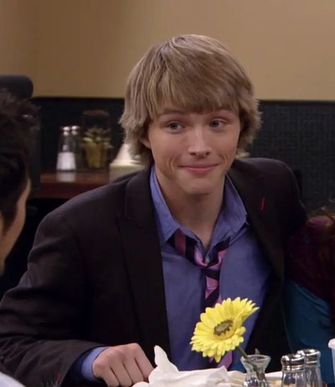 Chad Sonny With A Chance, Sonny With A Chance Chad, Chad Dylan Cooper Aesthetic, Childhood Crushes Guys, Sterling Knight Starstruck, Chad Dylan Cooper, Sterling Knight, Sonny With A Chance, Crush Pics