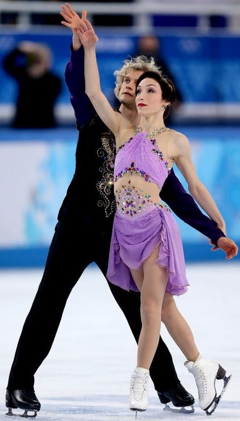 Meryl Davis & Charlie White Pairs Skating, Meryl Davis, Charlie White, Skating Ice, Figure Skating Outfits, White Figures, Figure Skating Costumes, Ice Skating Dresses, 파티 드레스